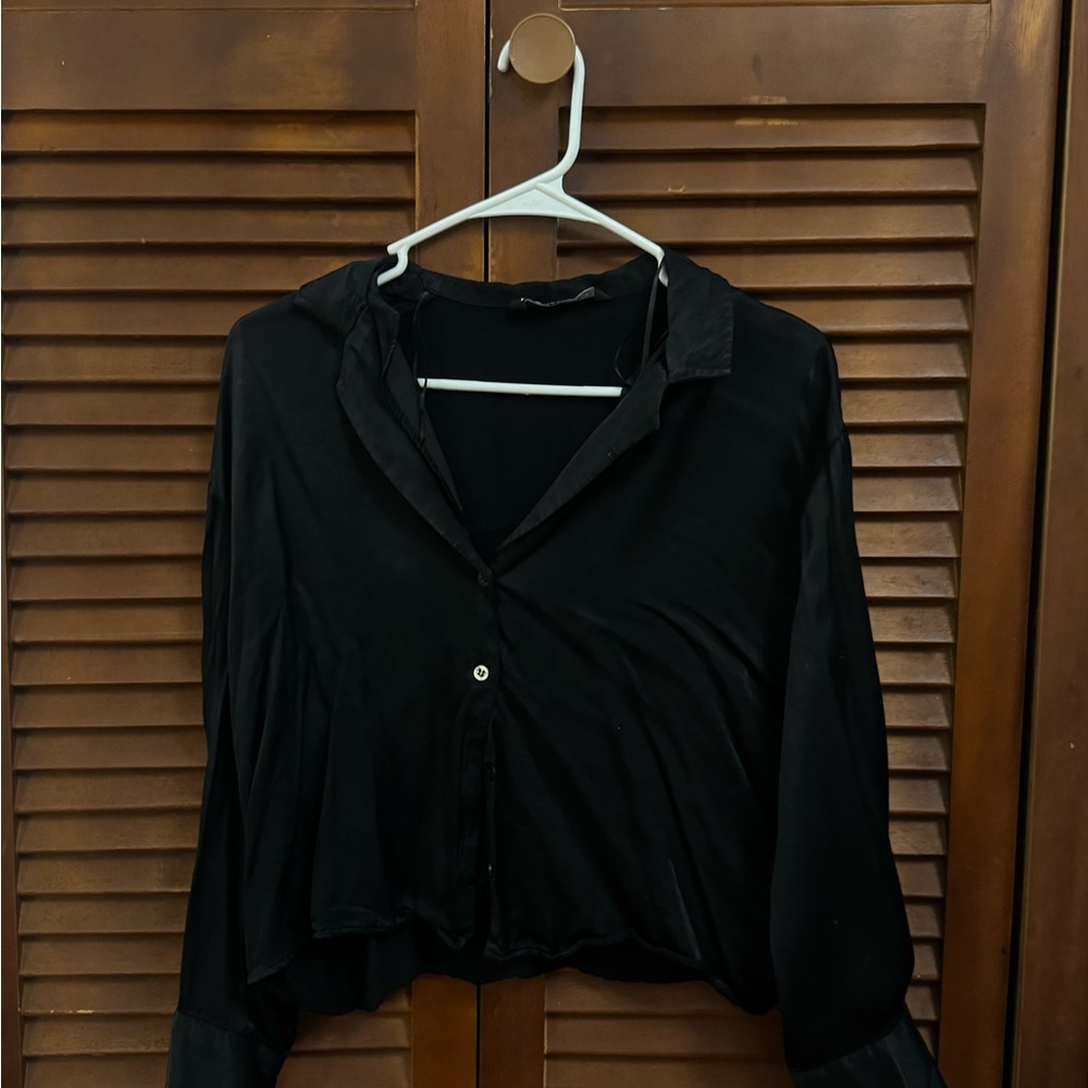 Zara Black Cropped Button Down Shirt with Notched Collar